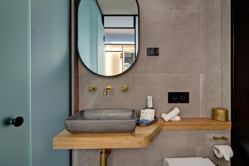 Zara Tower – Luxury Suites and Apartments - image 13