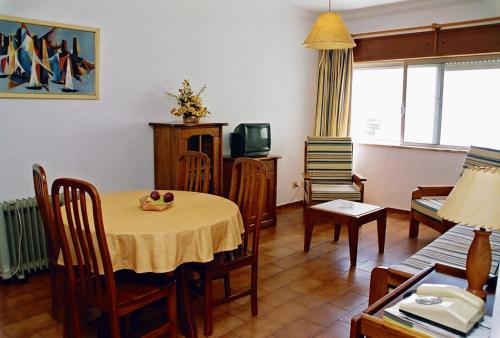 Two-Bedroom Apartment (6 Adults) image 6