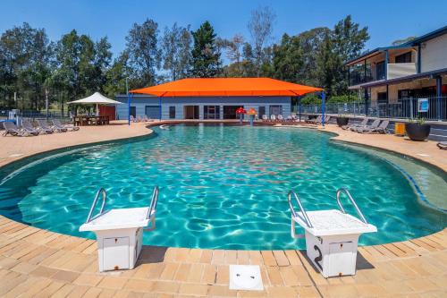 Swimming pool, Ingenia Holidays Avina in Western Sydney