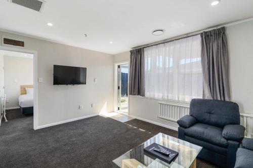 Two-Bedroom Apartment image 4