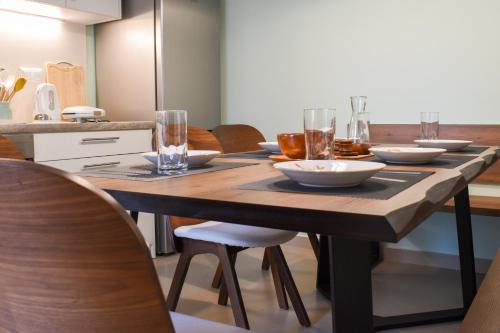 Spacious Modern flat next to the Historical center