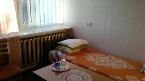 1 double bed, 1 twin bed