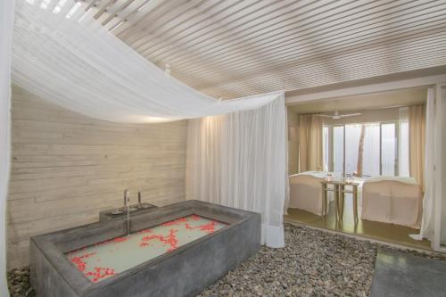 SALA Phuket Resort and Spa