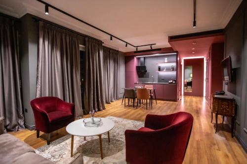 2 bedrooms, 3 beds
