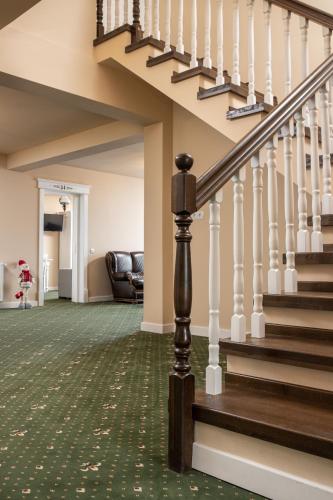 Pensiunea Hora Cu Brazi Zarnesti Guest House Price Address Reviews