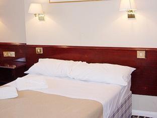 Hyde Park Court Hotel, London (photo 9)