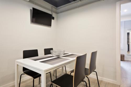 Stay U-nique Apartments Llobregat - image 7