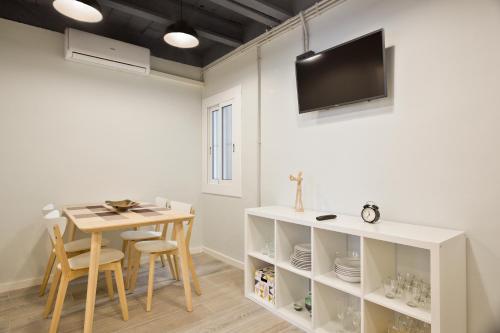 Stay U-nique Apartments Llobregat - image 9