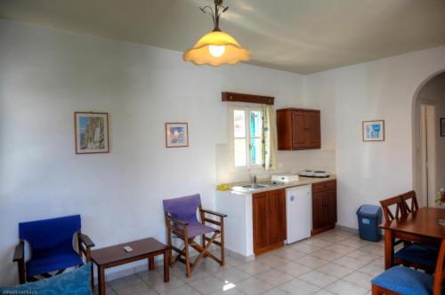 Gryspo's Hotel - image 6