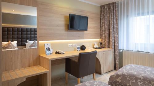 Hotel-Restaurant Barbarossahof - image 11