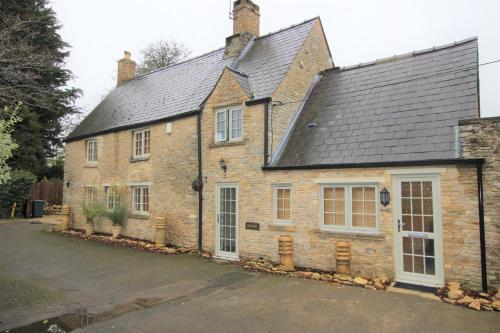 Little Lyne Cottage - One Bed Near Oxford New Listing, , Oxfordshire