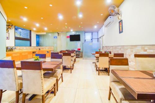 Food and beverages, FabHotel Marble Arch in Karol Bagh
