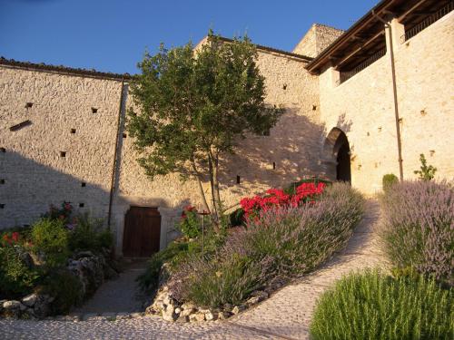 Monastero Fortezza di Santo Spirito Hotel de charme Rocca di Mezzo