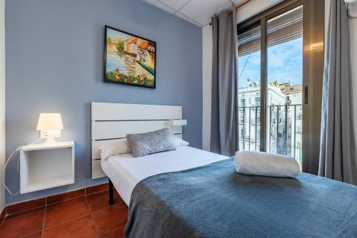 Single Room with Balcony image 10