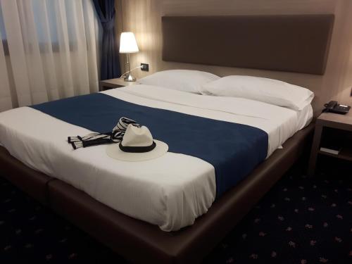 2 queen beds
