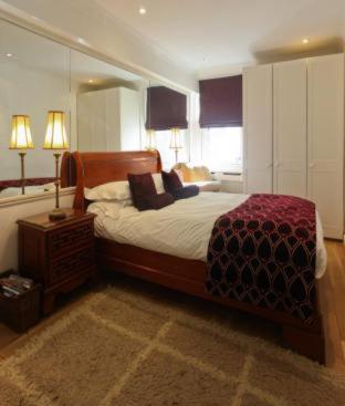 Mayflower Hotel & Apartments - image 2