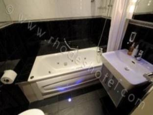 Rhodes Hotel - image 9