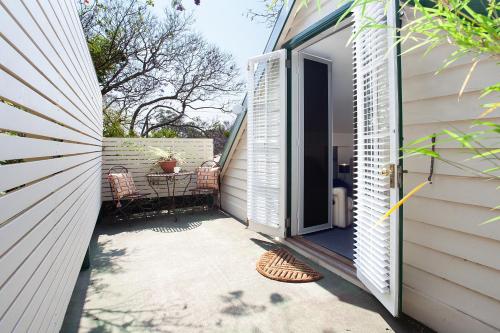 Woolwich Studio Bliss Private Oasis by the Water - image 7