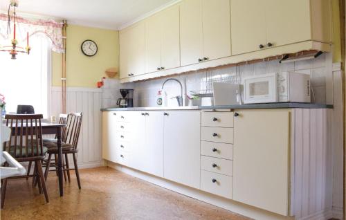 virtuve, Lovely Home In Ankarsrum With Wifi in Ankarsrum
