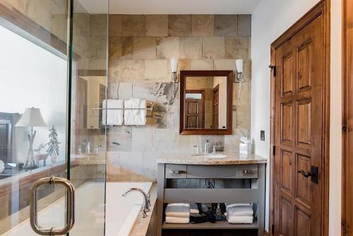 Old Town Luxury by Casago - image 2