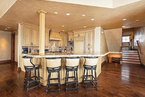 Vintage Mountain Townhome 21 by Casago - image 5