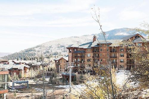 Vintage Mountain Townhome 19 by Casago