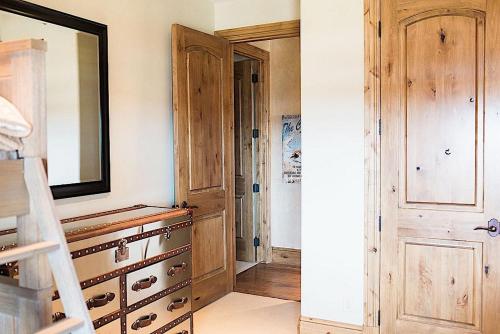 Vintage Mountain Townhome 19 by Casago - image 3