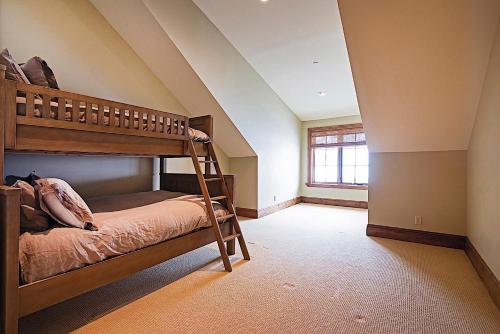 Vintage Mountain Townhome 21 by Casago - image 7