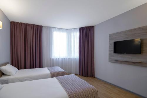 1 queen bed