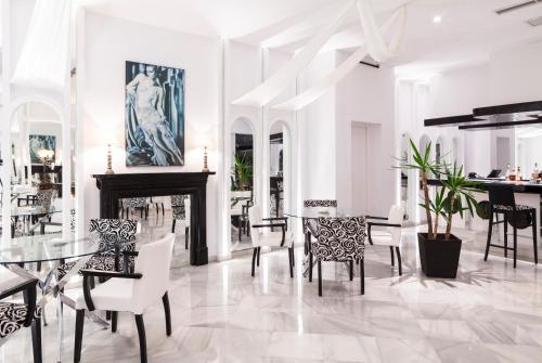 Pub/Lounge, Hotel Suites Albayzin del Mar in Almunecar