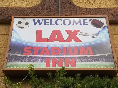 LAX Stadium Inn - image 3