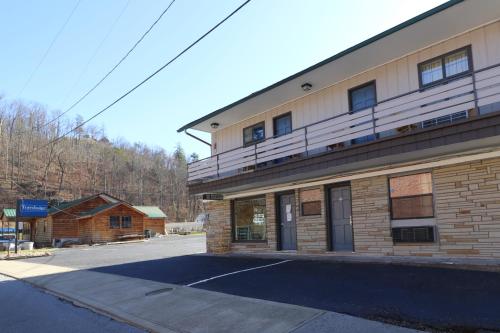 Bishop Inn Downtown Gatlinburg – Gatlinburg, TN