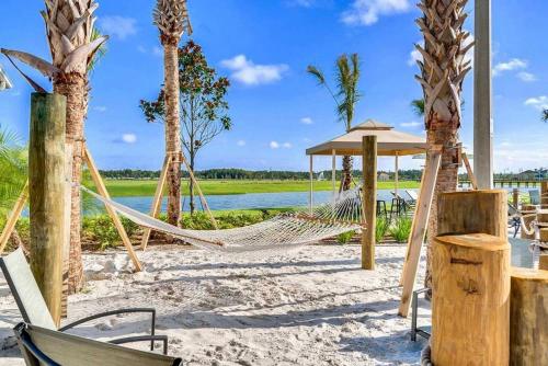 NEW SPECIAL OFFER! - Smiley - Amazing Condo Apt (5 Min Disney And Outlets) At Storey Lake Resort