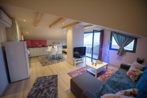 New Loft Polixeni in อีเพียรุส