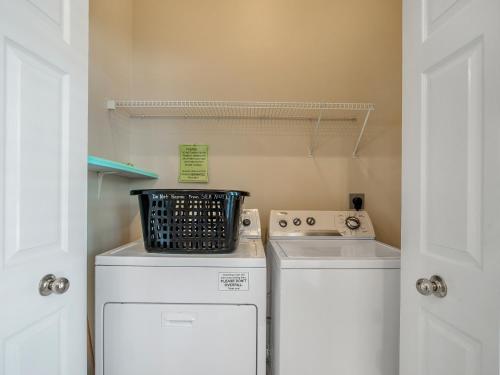 Seanote~ Beautiful beach house minutes from the Gulf! - main image