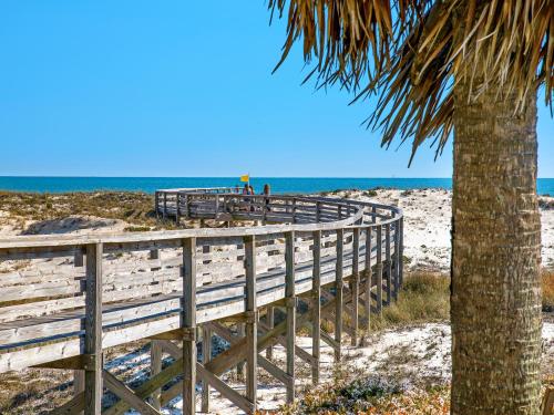 Serenity Found~ Relax in this cozy 2BR/2BA beach cottage! - image 4