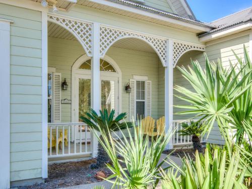 Lil' Bit of Sunshine~ Truly inviting 3BR/2 1/2BA beach house! - main image