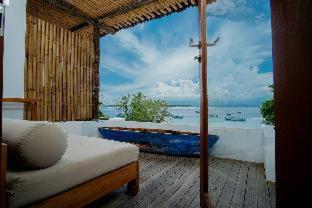 กิลิ แซนด์ส โฮเทล แอนด์ บาร์ (Gili Sands Hotel & Bar) in เกาะกิลิ
