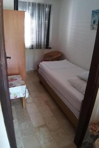 Apartments by the sea Cove Gornja Krusica Solta - 16376 - image 8