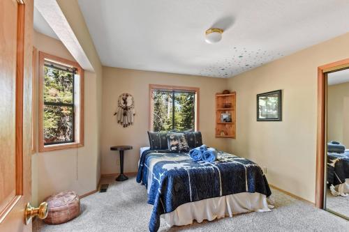 Lakeview Pine Haven: Hot Tub Near Skiing & Beach home - image 3