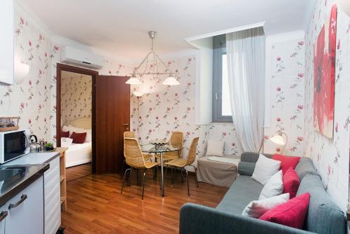 Residenza Echia Stop at Residenza Echia to discover the wonders of Naples. The hotel offers a wide range of amenities and perks to ensure you have a great time. Express check-in/check-out, family room, elevator, safe