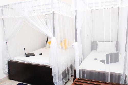 Deluxe Triple Room image 10