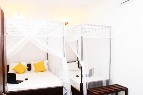 Deluxe Triple Room room in Hotel BEJEWELLED Sigiriya