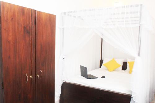 Deluxe Triple Room image 9