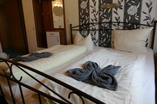 Hotel Deutsches Haus Hotel In Malchow Germany Wander