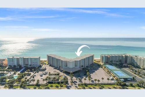 Holiday Surf & Racquet Club 512