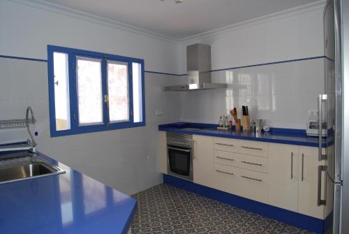 Kitchen, Casa Rural La Casa De Maita in Encinas Reales