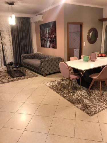  LUXURY inart apartment with free gym & massage in Ioannina