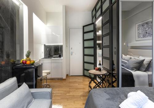 The Monastiraki Metro Lux Suite!, Афины (фото 4)