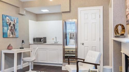 Suites At 143 Arlington Street - image 6